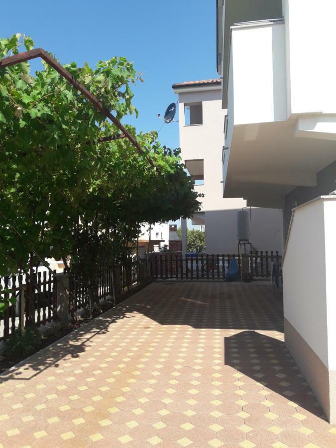Apartmani Kuzmić Vrsi Dış mekan fotoğraf